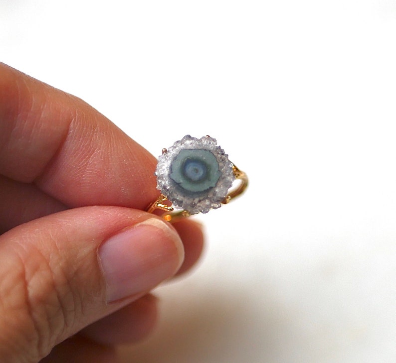 Size 5 Amethyst Stalactite Flower Ring in Gold