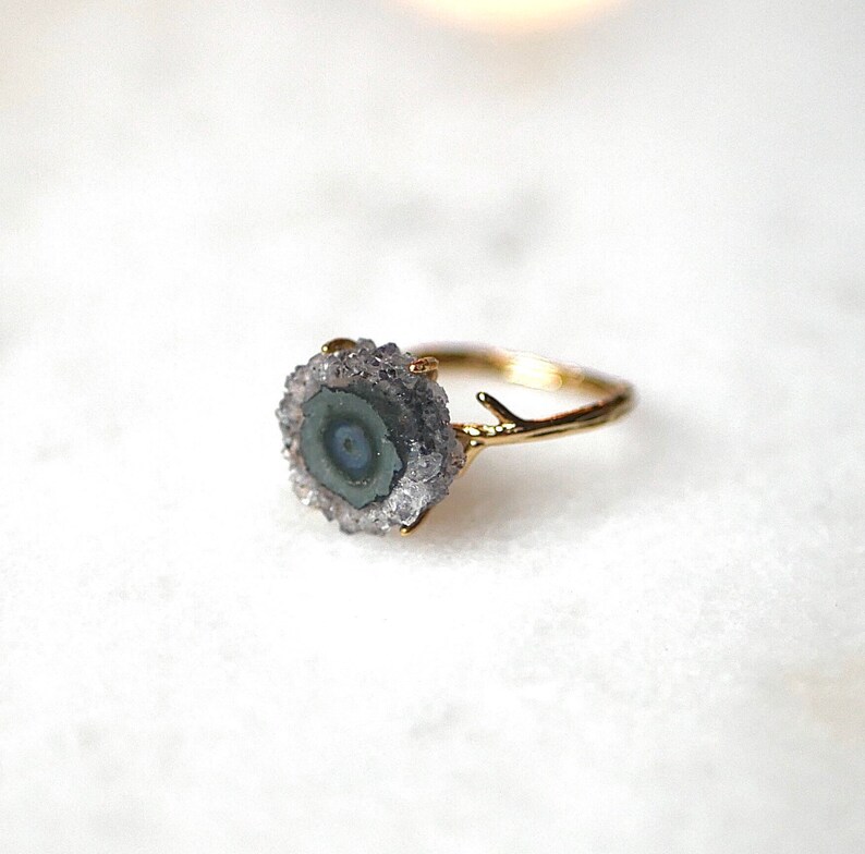 Size 5 Amethyst Stalactite Flower Ring in Gold
