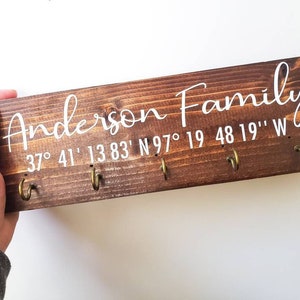Estante de llave familiar personalizado - Soporte de llave de apellido - Organizador, gancho de llave, regalo de bienvenida, casa nueva, regalo de boda