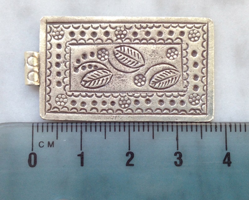 Thai Hill Tribe Fine Silver Leaves and Flowers pendant HT 65