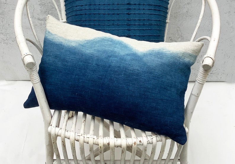 Dip Dyed 'Blue Mountains' Pillow Cover imagem 7