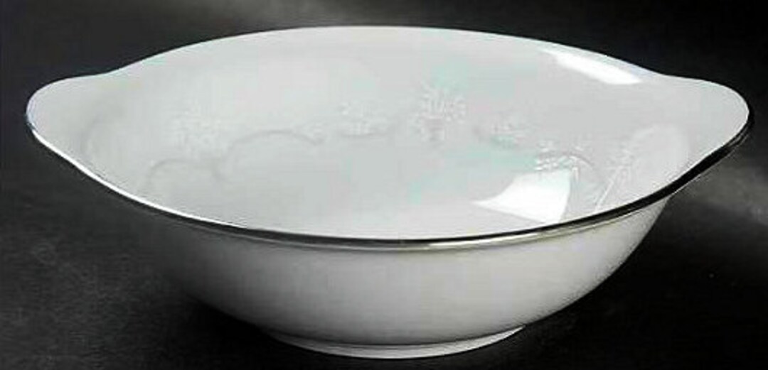 NORITAKE WHITEBROOK 8 3/4 ROUND VEGETABLE SERVING BOWL 2 3/4