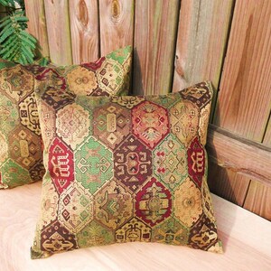18 x 18 Elegant Decorative Pillow Cover Set