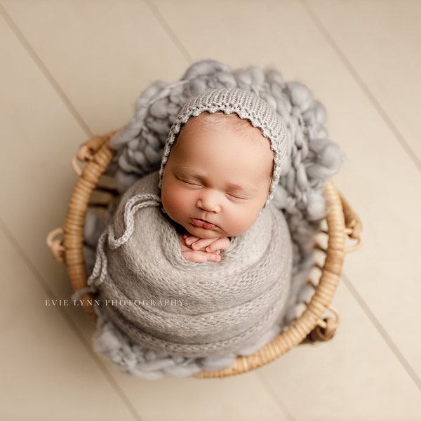 Juliette Bonnet, Newborn Scalloped Bonnet, Merino Baby Bonnet, Newborn Photo Prop, Newborn Baby Bonnet, Knit Baby Hat, RTS