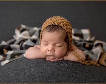 Rori Newborn Bonnet, Textured Baby Bonnet, Soft Baby Bonnet, Unisex Newborn Bonnet, Newborn Textured Bonnet, Newborn Hand Knit Bonnet