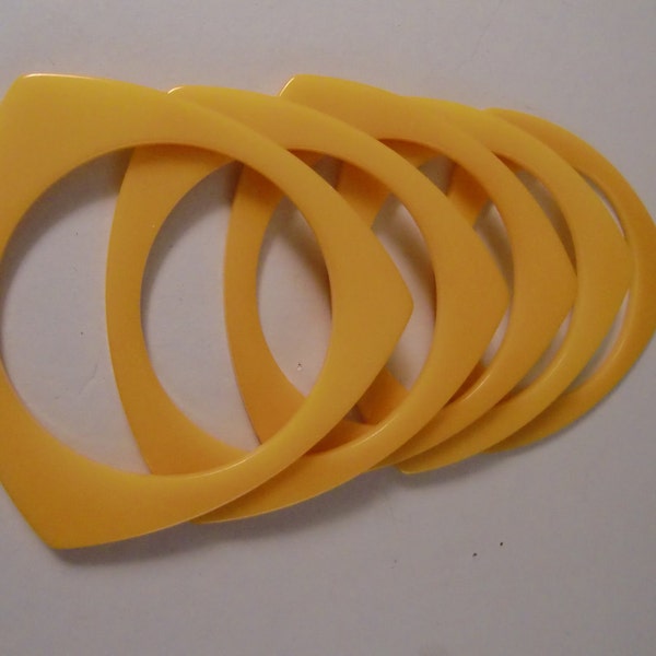 BAKELITE Vintage RARE Butterscotch FIVE Triangle Bangles Parure Set