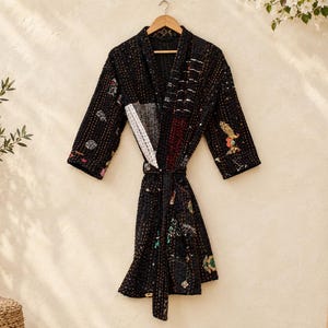 Kimono Kantha negro: chal de patchwork hecho a mano, abrigo de estilo bohemio para superponer capas, chaqueta textil india.