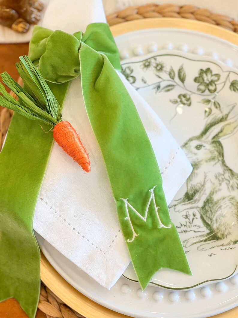 Monogram Velvet Ribbon Bow: Personalized Holiday Table Decor bild 2