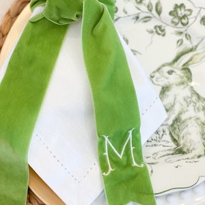 Monogram Velvet Ribbon Bow: Personalized Holiday Table Decor bild 4