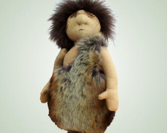 Naaipatroon voor een Rocky Caveman stoffen pop van pcbangles