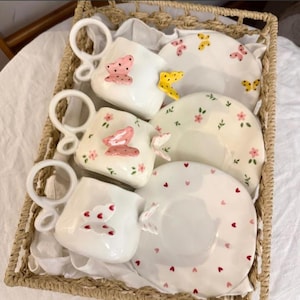 Vintage-stil Fjärilsrelief Porslinskopp och fat Elegant Afternoon Tea-set | Present till mamma, fru, vän