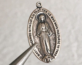 Vierge Marie Médaille Argent Plaqué Marie Pendentif Catholique Charme Ave Maria Médaille Bijoux religieux Fourniture