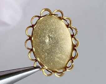 Vintage Brass Cabochon Setting: Gold Tone Oval Pendant (2 pcs)