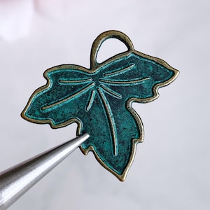 Verdigris Patina Oak Leaf Charm Pendants: Antiqued Bronze Jewelry Finding (4 pcs)