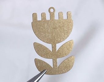 Colgante de tulipán de latón: Suministro de joyería con flores grandes (2 piezas)