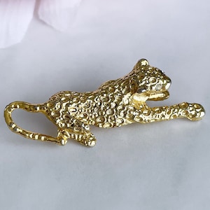 vintage cougar pin gold jaguar cat brooch animal jewelry 1970s 1980s wild cat lover gift