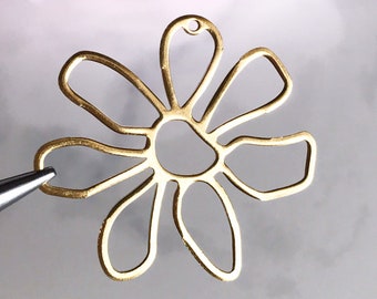 Brass Daisy Flower Charms, Vintage Style Jewelry Supply (4 pcs)