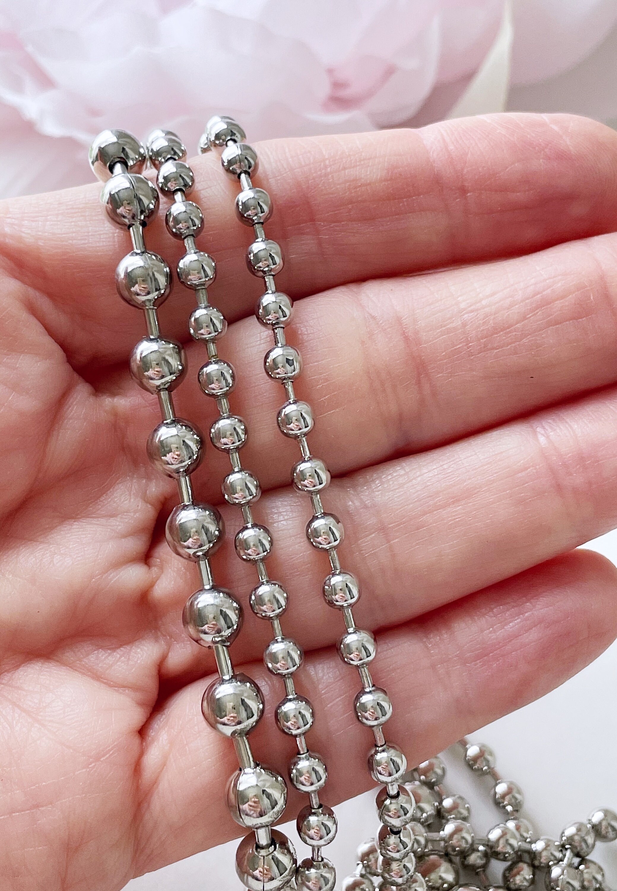 Lot De 3 Colliers Avec Breloques - Chaînes En Métal Argenté - Occasion Bon état