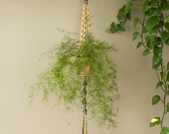 Hanging planter - Macrame hanger with spiral pattern and leopard print