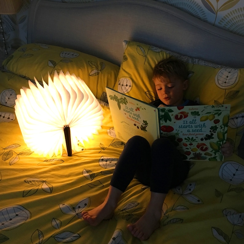 Amazing Book Lamp souvre à 360 degrés pour le bureau, la lecture, le sol ou la veilleuse. image 8