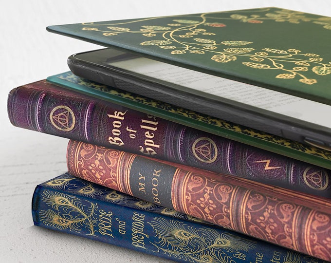 Funda KleverCase Kindle Oasis con varios diseños de portadas de libros icónicos.