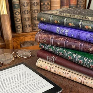 Book-look case for kindle, kindle paperwhite, colorsoft, oasis, scribe, kobo clara, libra and most e-readers. Faux leather covers.