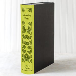 Pasta de arquivo personalizada estilo livro ou pasta de arquivo. A pasta perfeita para organizar documentos e prateleiras. Presente para amantes de livros e artigos de papelaria.