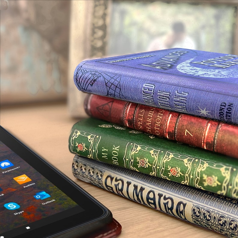 KleverCase Universal 7 bis 10 Zoll iPad, Kindle Fire und Tablet Buchhülle Hüllen. Verschiedene kultige Buchumschlag-Designs. Bild 1