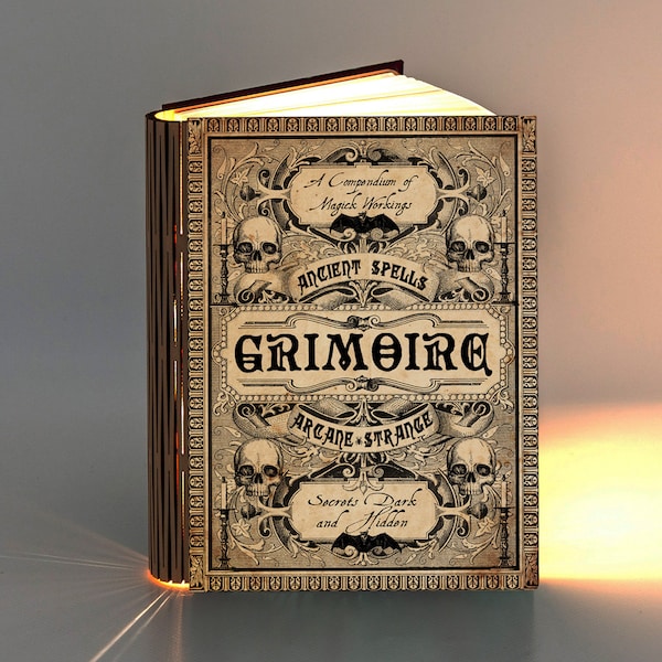 Grimoire Magisches Buch Licht für Schreibtisch,Lesung,Steh oder Nachtlampe. Verschiedene kultige Buchumschlag-Designs.