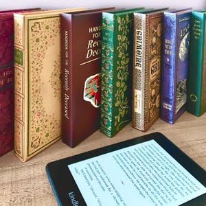 Universal Kindle Paperwhite Case, fits kindle, Kobo and most eReaders. Perfect Gift for Book Lovers and e-Book readers (U.S. Tariff-Free).