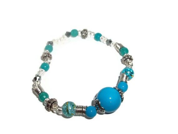 Items similar to Ocean Blue Beaded Bracelet, bright blue jewelry, aqua ...