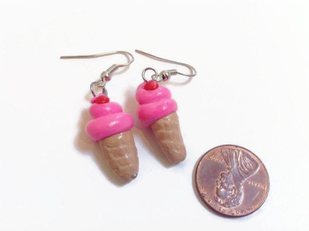 Moon Earring in Strawberry Icecream