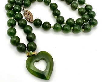 Jade Nephrite heart Bead  necklace 20  inch   hand knotted 8 mm  round green gemstone