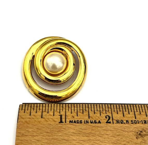 Pearl gold  brooch signed  liz claiborne  gold sw… - image 5