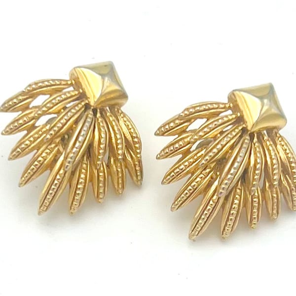 Crown Trifari Clip on Earrings gold   leaf   mid Century  Clip on earrings