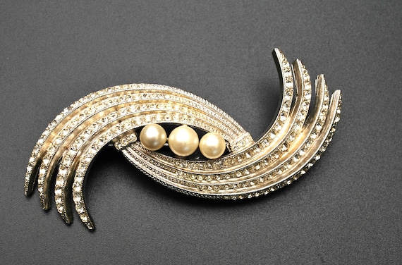 Pearl rhinestone Bar  Brooch 1940 signed ORA swir… - image 2