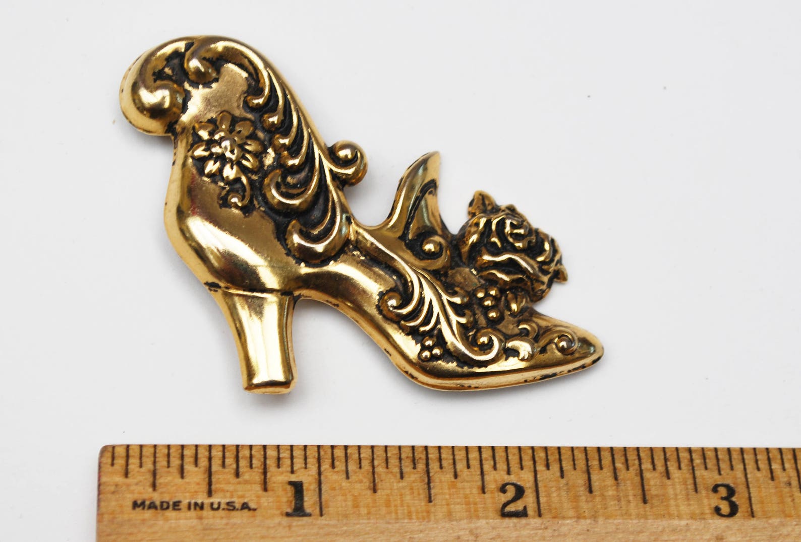 Gold Shoe Brooch Victorian Shoe Gold Tone Metal Figurine Pin Etsy