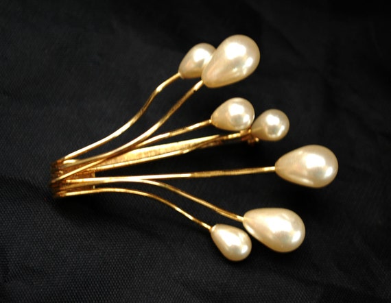 Napier Pearl  Brooch  Signed Napier white simulat… - image 2