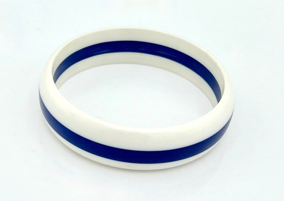 Striped  Lucite Bangle blue  and White bracelet - image 4