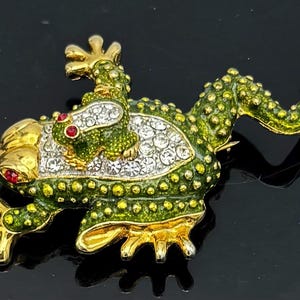 Rhinestone Frog Brooch Pendant: Gold Plated Green Enamel Figurine pin