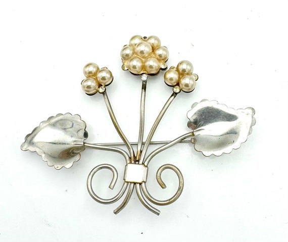 Large Flower Brooch   offWhite Pearl   silver flo… - image 2