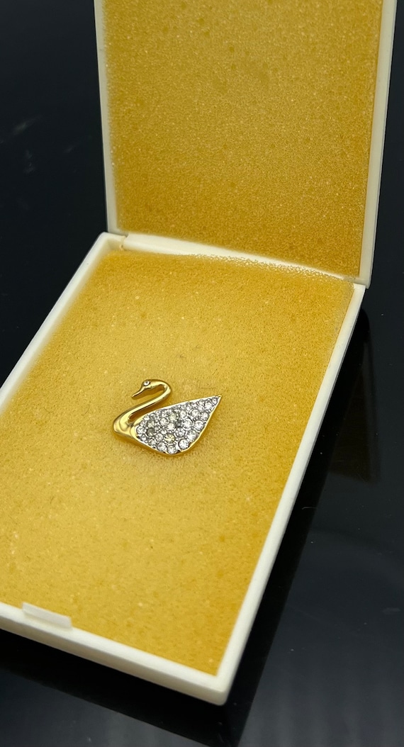 Swarovski Swan  Pin  Clear rhinestone gold metal T