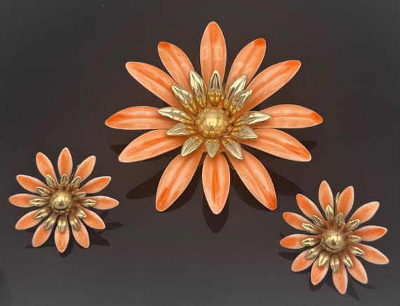 Sarah Coventry enamel flower earring Jewelry set clip on earrings
