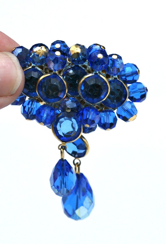 1950s Lovely Long BLUE Crystal glass bead dangle Vintage Brooch
