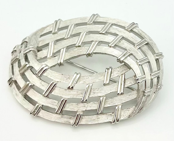 Crown Trifari woven oval Brooch brushed  Silver t… - image 1
