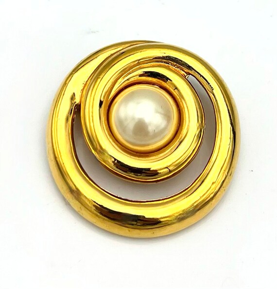 Pearl gold  brooch signed  liz claiborne  gold sw… - image 2