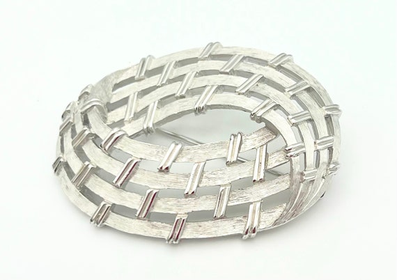 Crown Trifari woven oval Brooch brushed  Silver t… - image 7