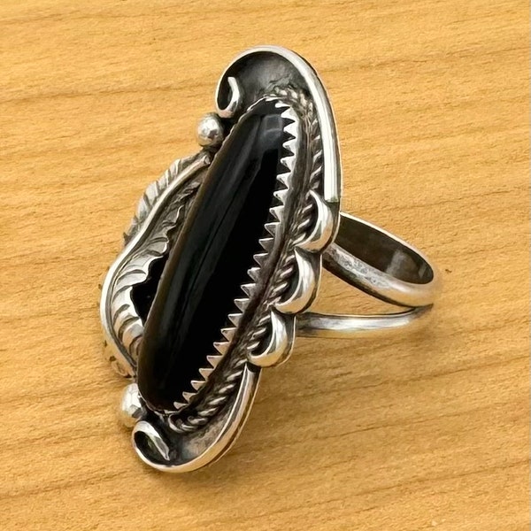 Sterling Silver  onyx Ring  size 7 1/4  black gemstone  Navajo   native American  Old Pawn  southwestern