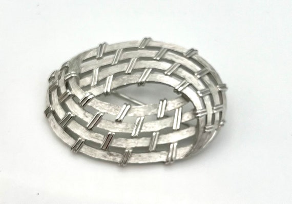 Crown Trifari woven oval Brooch brushed  Silver t… - image 3