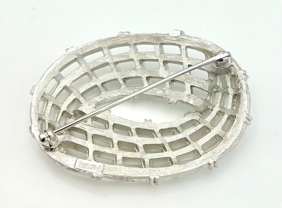 Crown Trifari woven oval Brooch brushed  Silver t… - image 5
